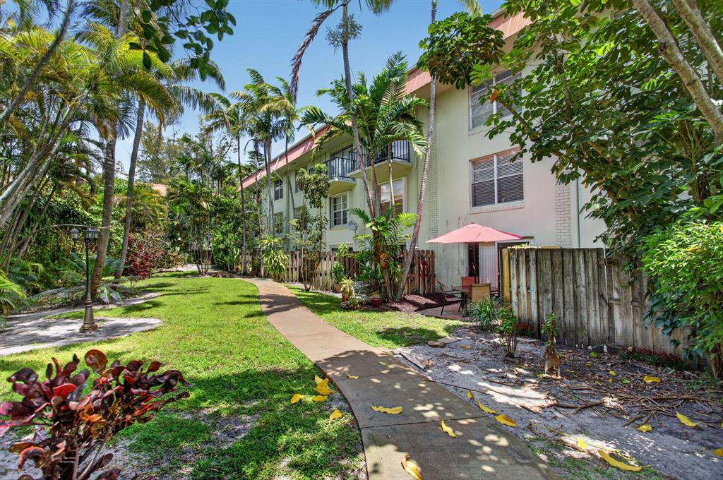 Wilton Manors townhouse sold by Georges Chancy